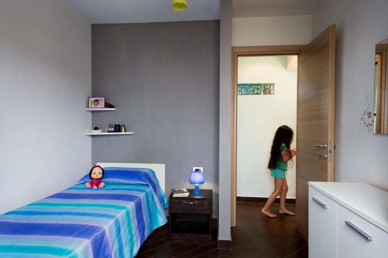 8 Via V. Monti Villa Loiri Porto San Paolo Eksteriør bilde